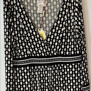 NWT Black and White Long Sleeve Faux Wrap V-Neck Dress